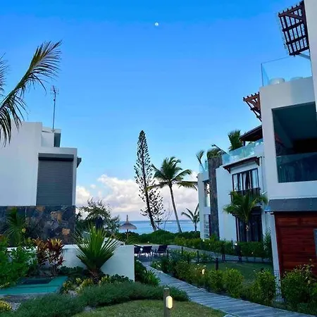 Summer Beachfront Apartment Belle Mare Exterior photo