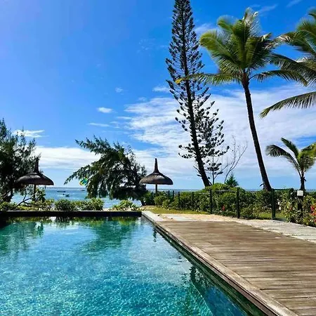 Summer Beachfront Apartment Belle Mare Exterior photo