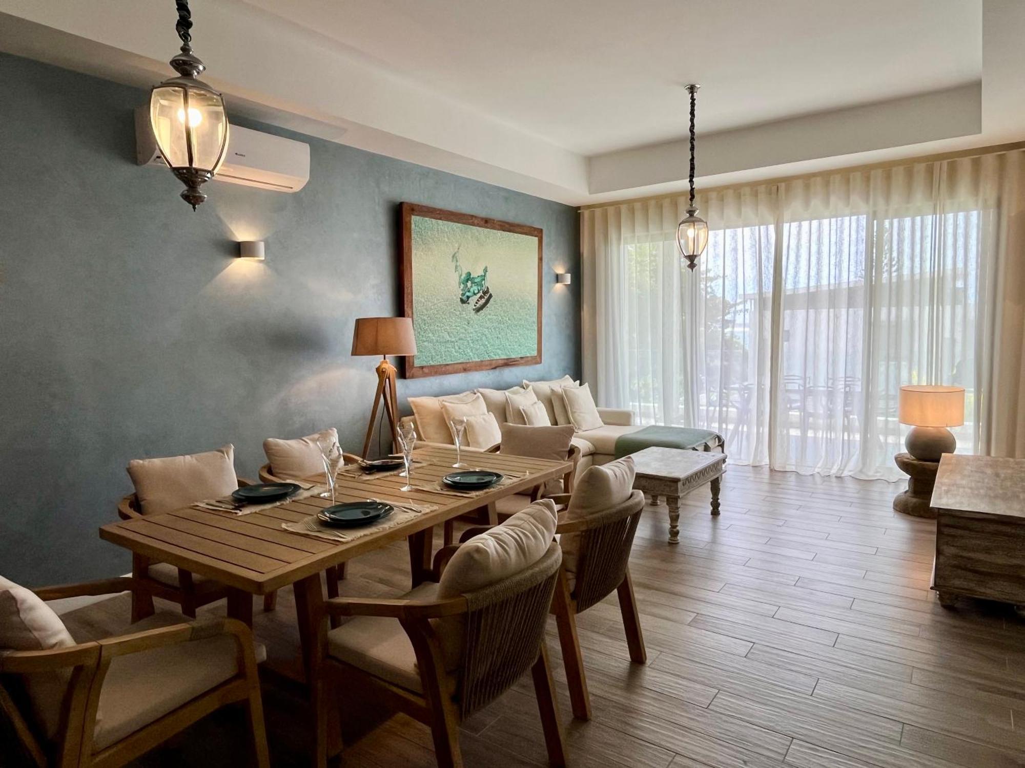 Summer Beachfront Apartment