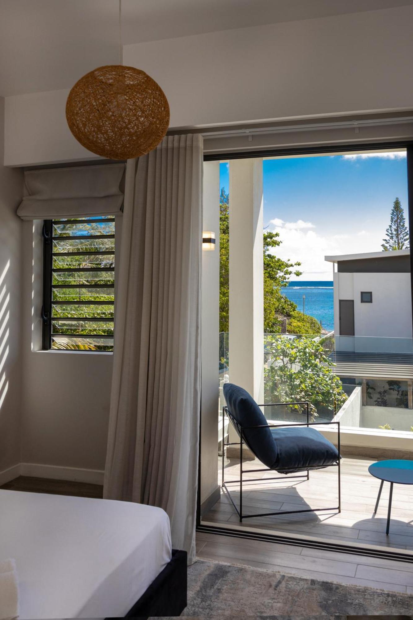 Summer Beachfront Apartment